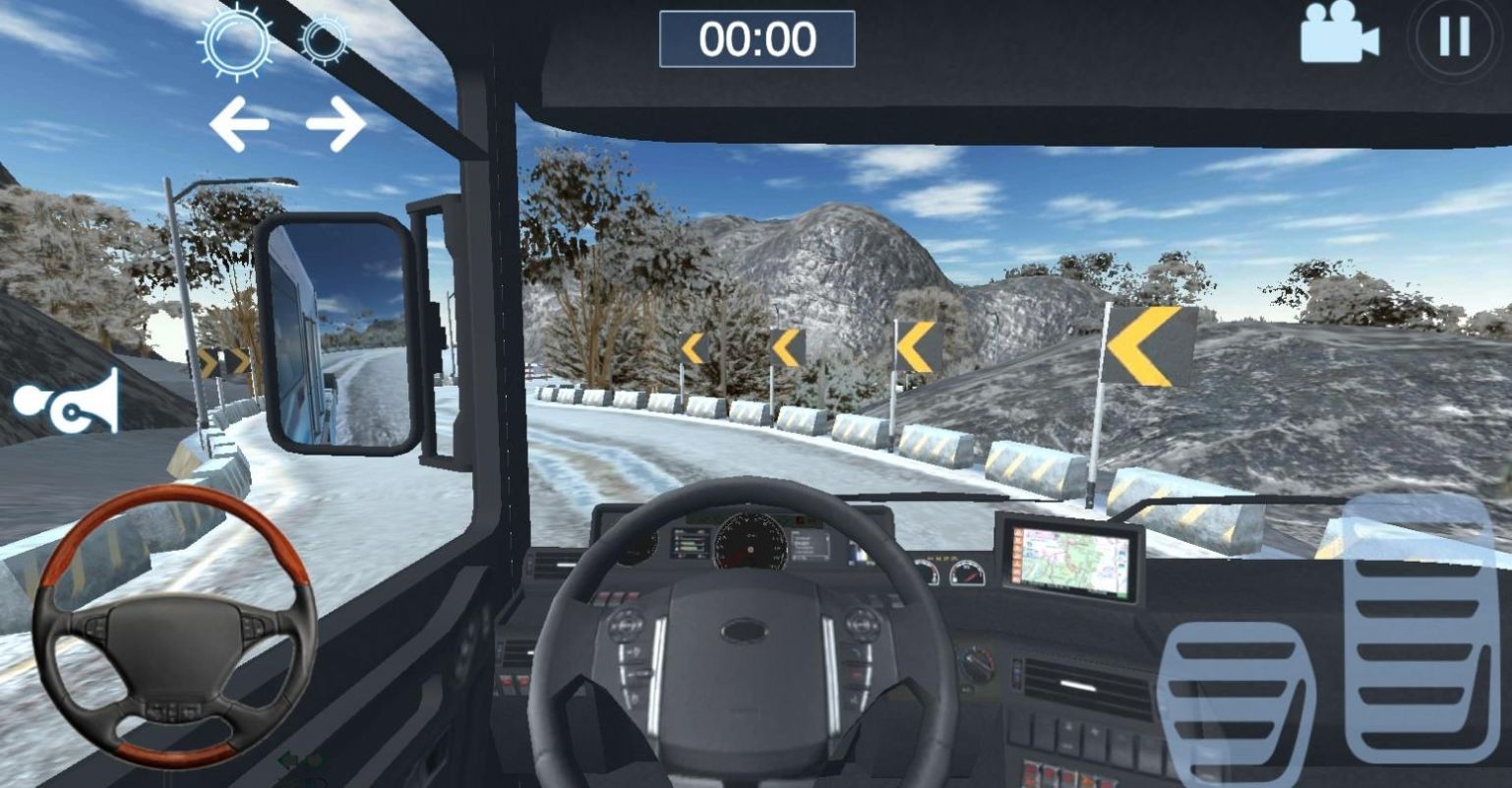 卡车模拟器雪山 V2.4.7 疯狂版